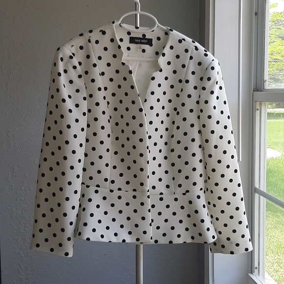 Suit - Picture 1 of 4